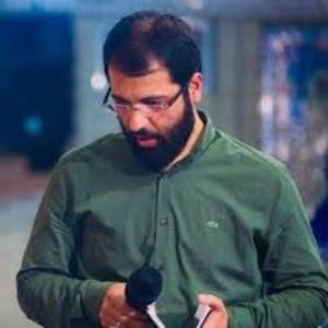 حسین سیب سرخی میگم یا حسین که آسمون دراشو روی من وا کنه